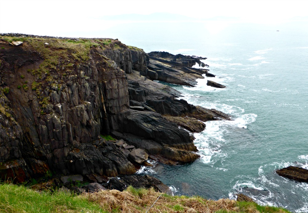 Craggy cliffs along Dingle Peninsula, Ireland