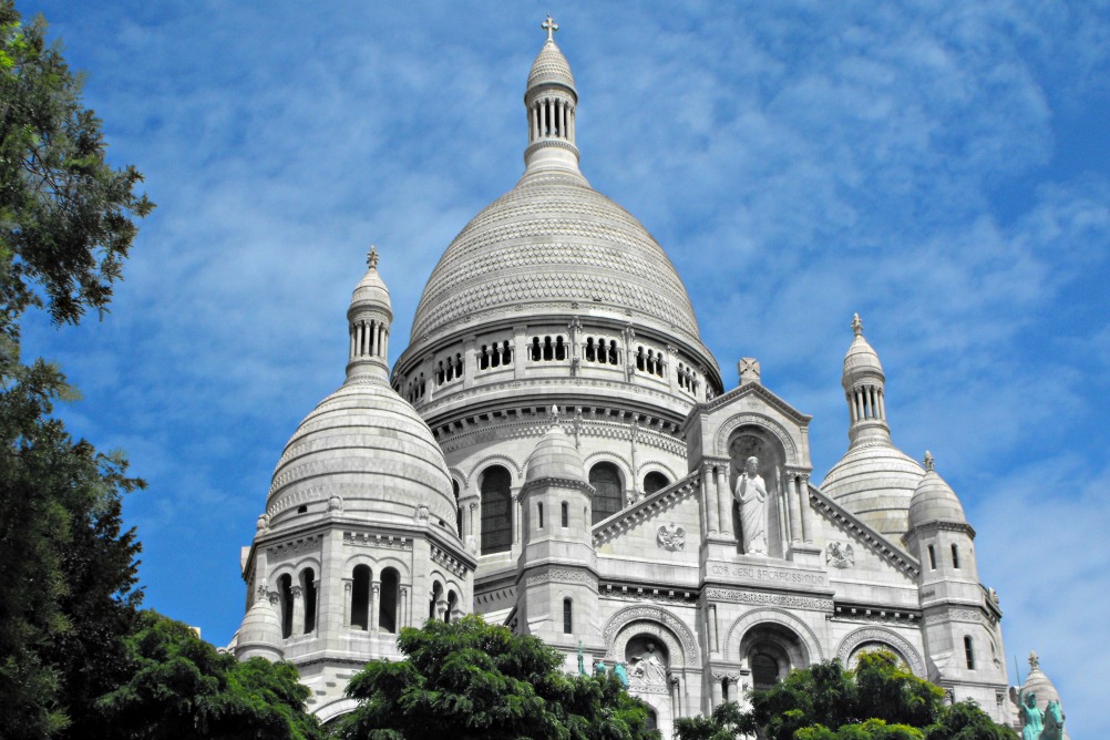 Sacré-Coeur atop the butte Montmartre in Paris