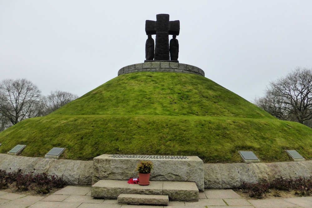 Normandy Itinerary La Cambe Cemetery