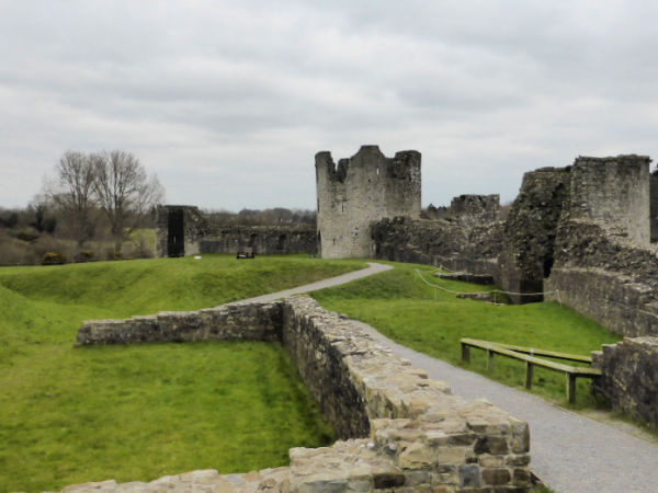 Exploring Trim Castle Thumbnail