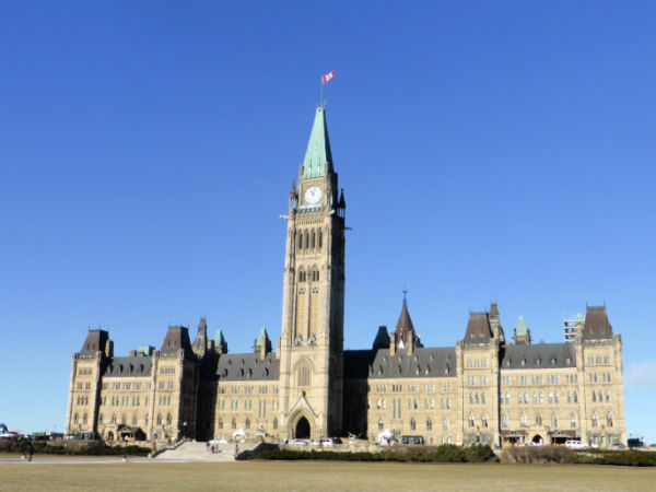 Touring Parliament Hill - Peace Tower and Memorial Hall Thumbnail