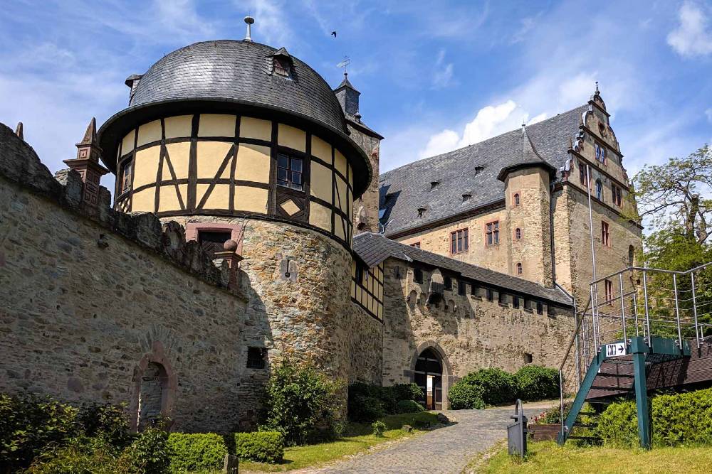 Castles to Visit in Germany - Kronberg Castle (Top Travel Sights)