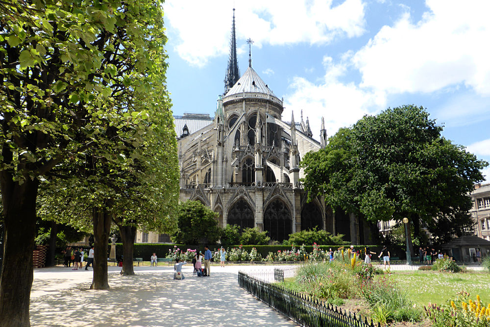 Things to Do In Paris - Notre Dame