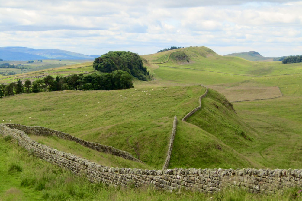 UNESCO World Heritage Sites in England - Frontier of Roman Empire - Hadrians Wall (Away With Maja)