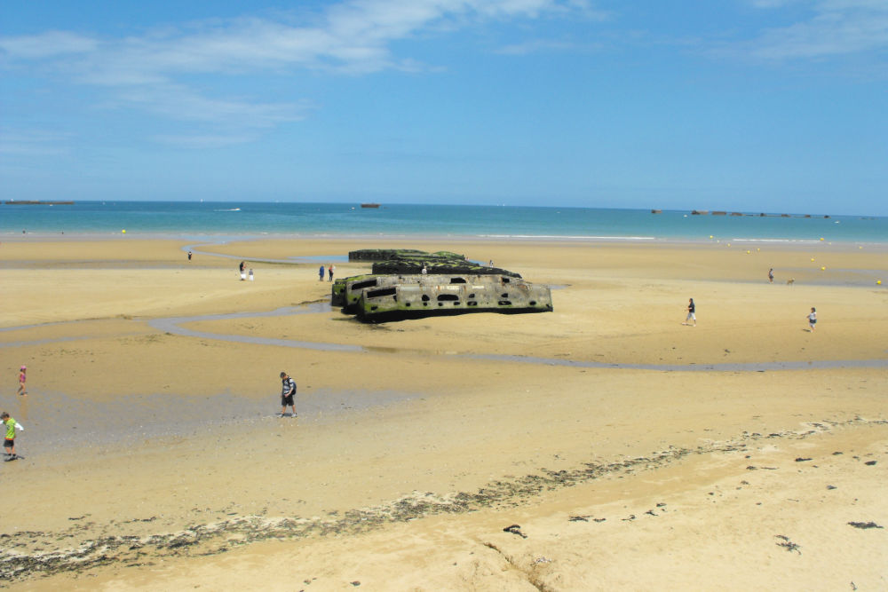 Places to Visit in Normandy - Arromanches